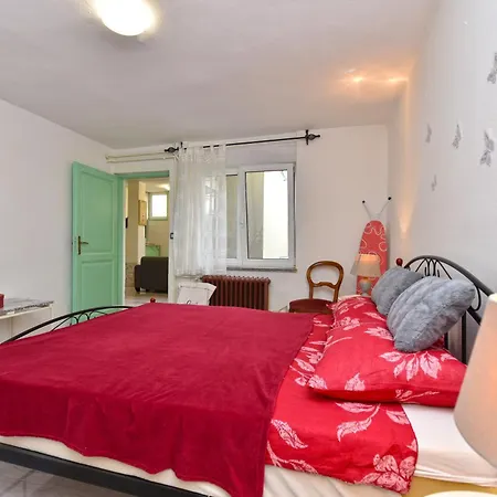 Apartment Mariza 2235 *